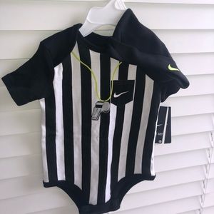 NEW 3-6 months Nike onsie w/ matching beanie.